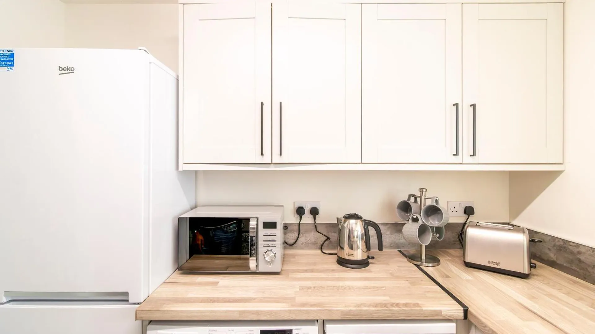 Wow! Seaview Beach Apartment Sleeps 6-Free Parking Bournemouth